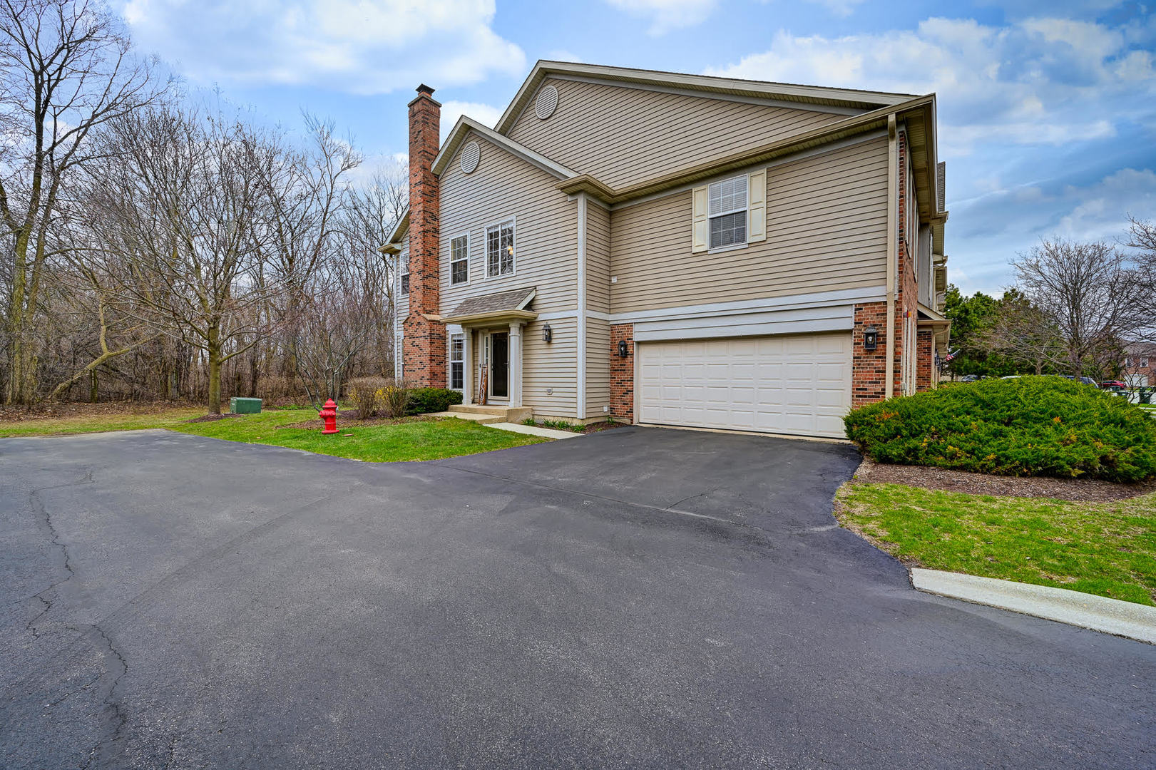 2136 Yale Circle Property Photo