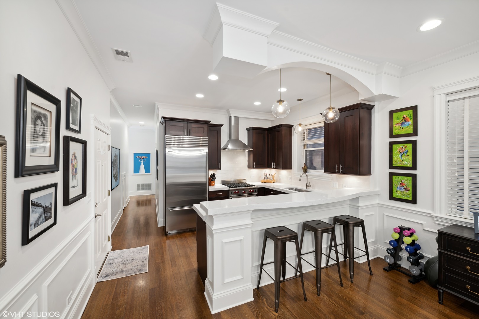 2715 N Kenmore Avenue 2 Property Photo 5