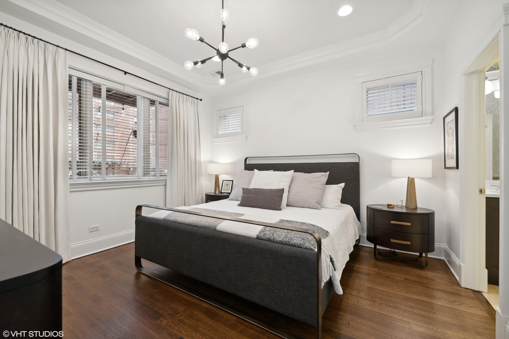 2715 N Kenmore Avenue 2 Property Photo 7