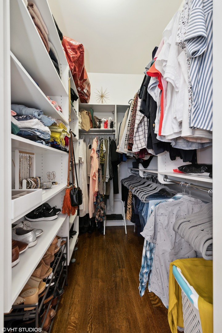 2715 N Kenmore Avenue 2 Property Photo 10