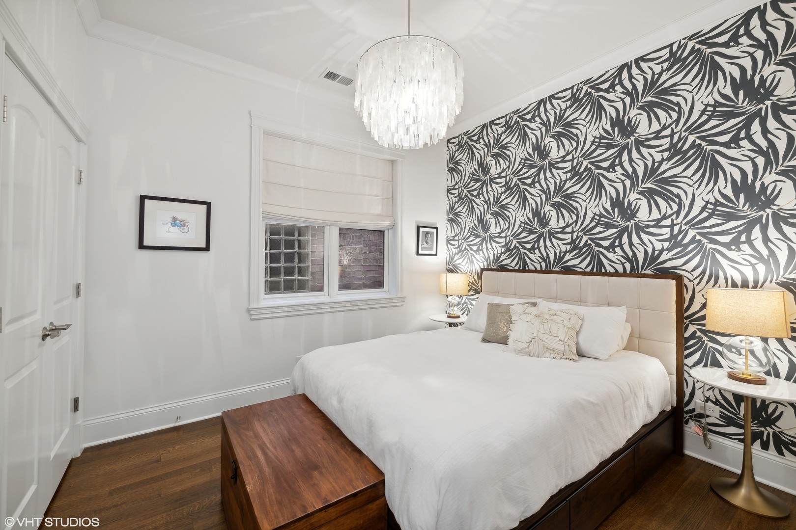 2715 N Kenmore Avenue 2 Property Photo 11