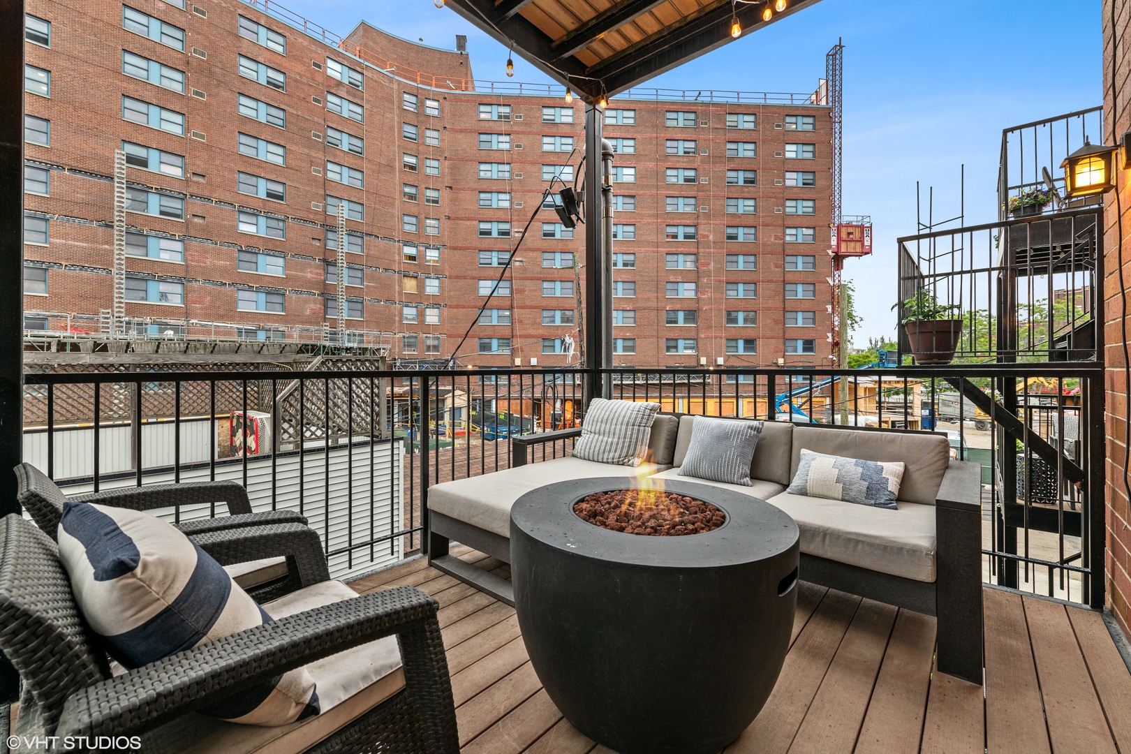 2715 N Kenmore Avenue 2 Property Photo 14