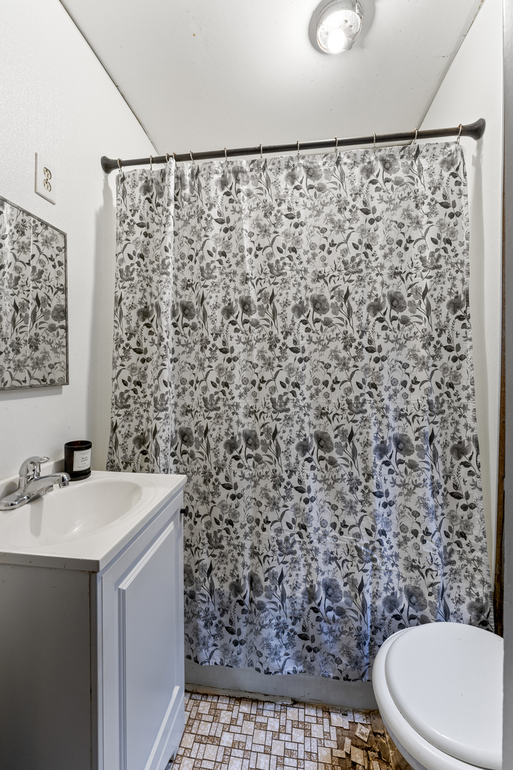 3427 W Le Moyne Street Property Photo 8