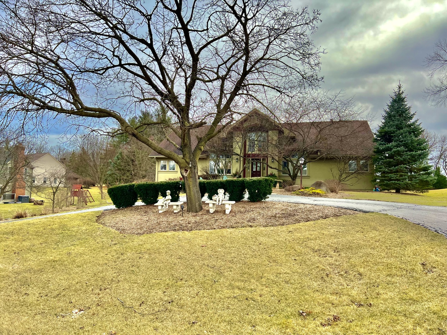 38w715 Bonnie Court Property Photo