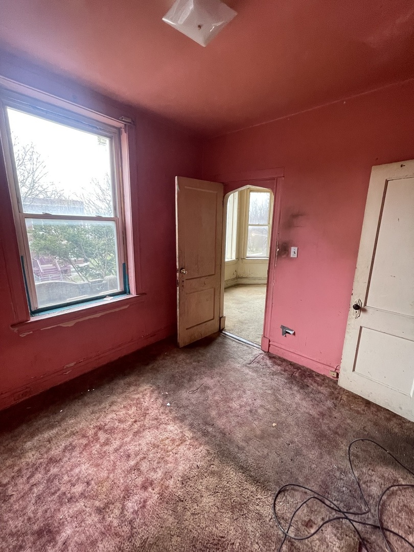5716 S May Street Property Photo 10