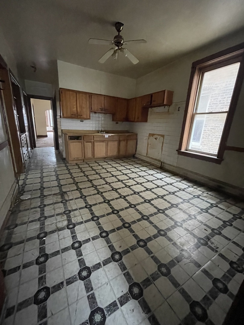 5716 S May Street Property Photo 21