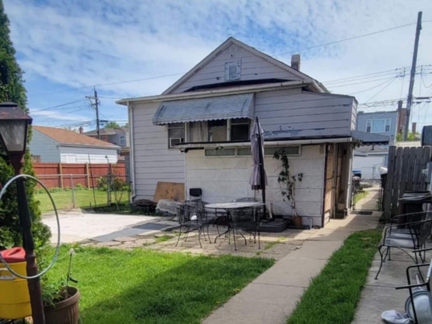 2931 N Monitor Avenue Property Photo 1