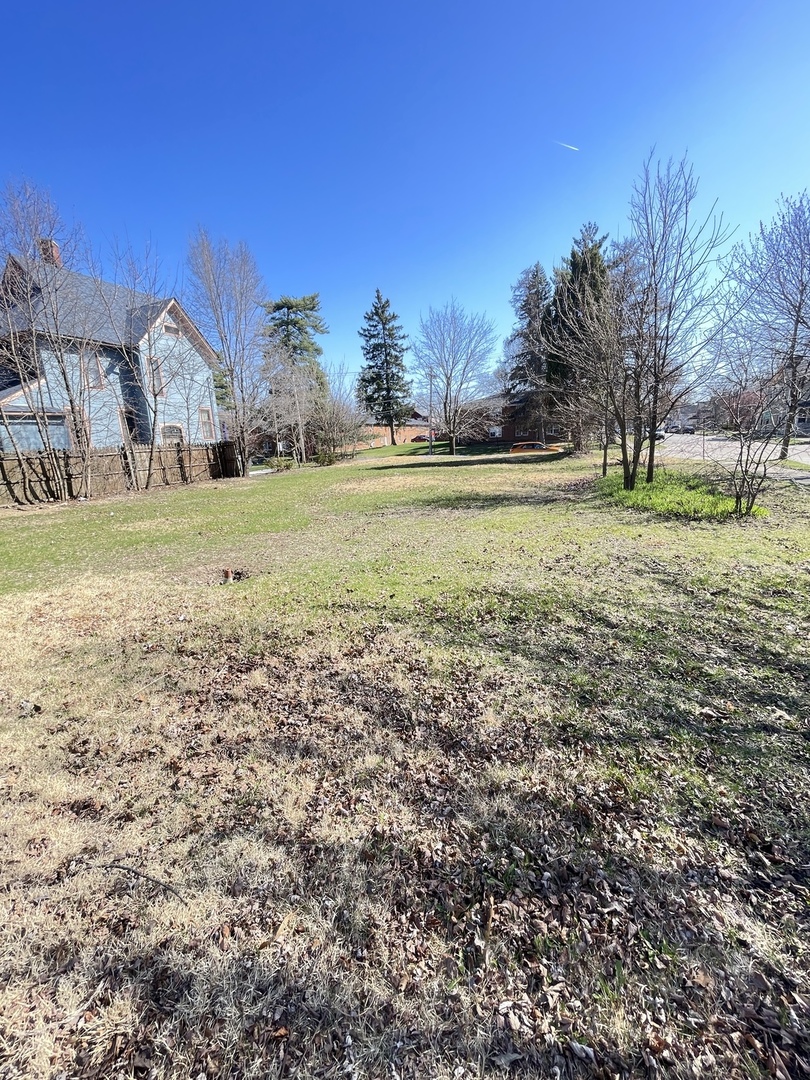 552 E Chicago Street Property Photo 7