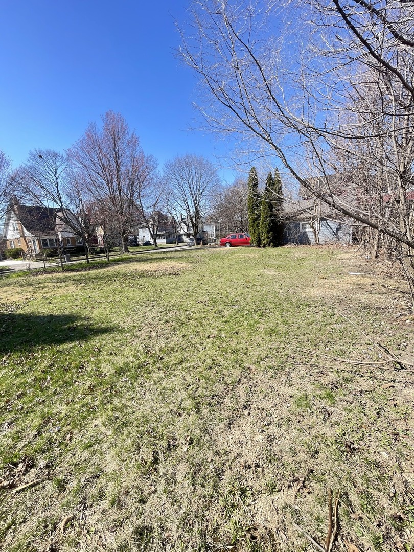 552 E Chicago Street Property Photo 8