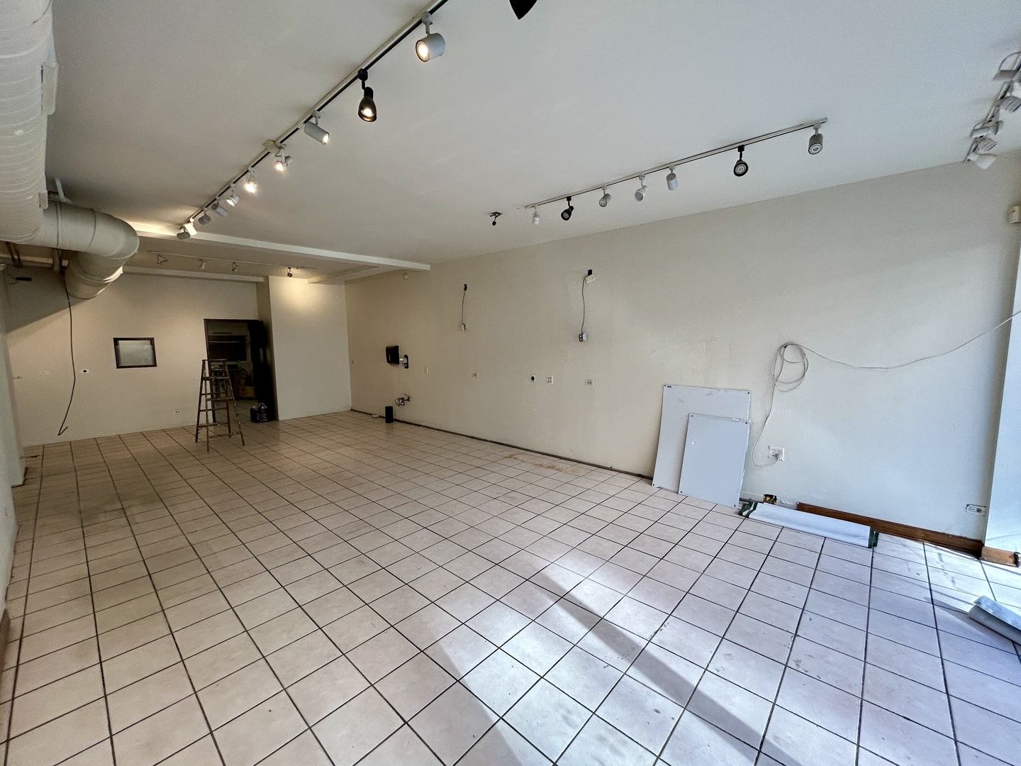 2318 N Clark Street 1 Property Photo 6