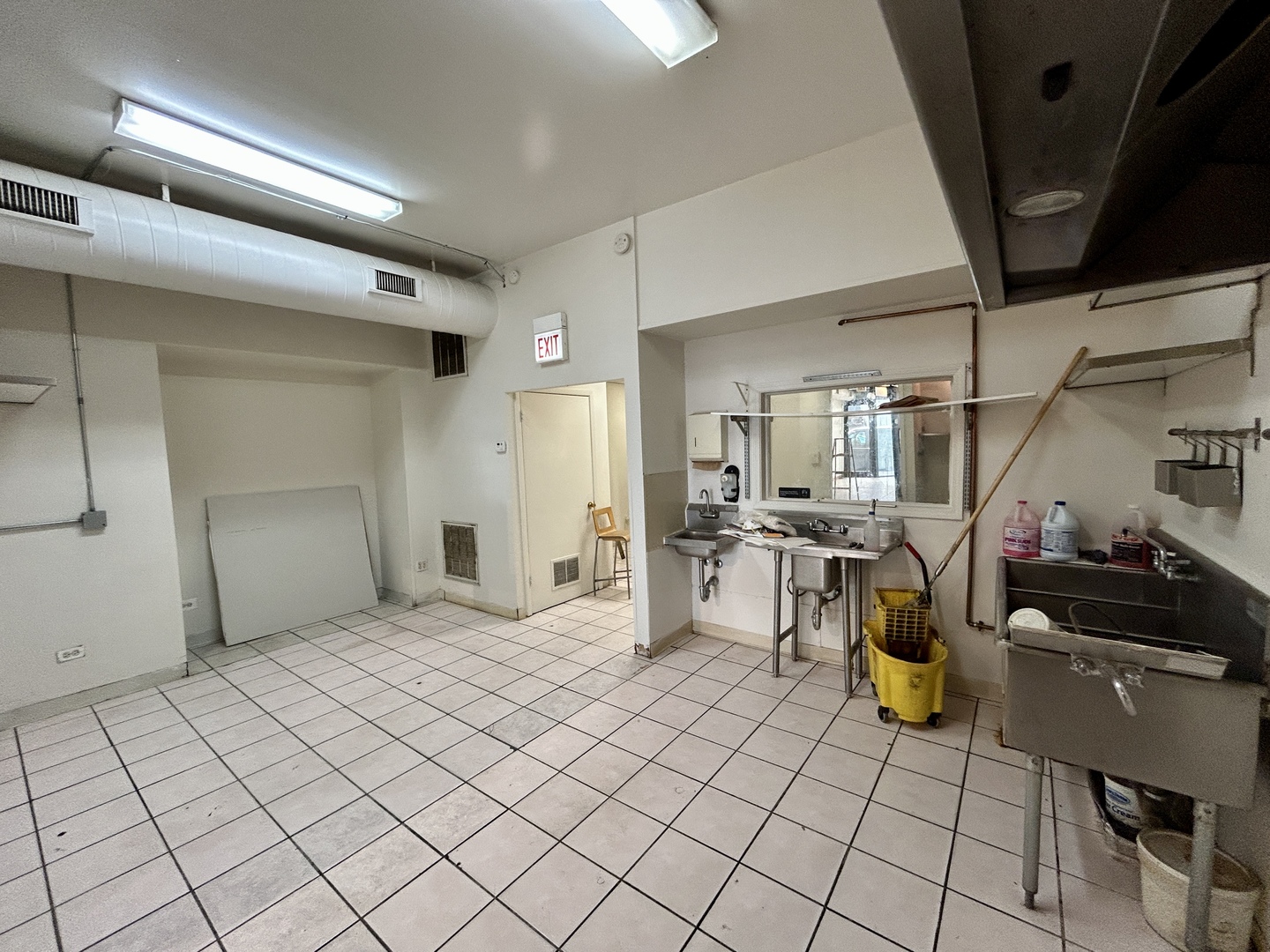 2318 N Clark Street 1 Property Photo 11