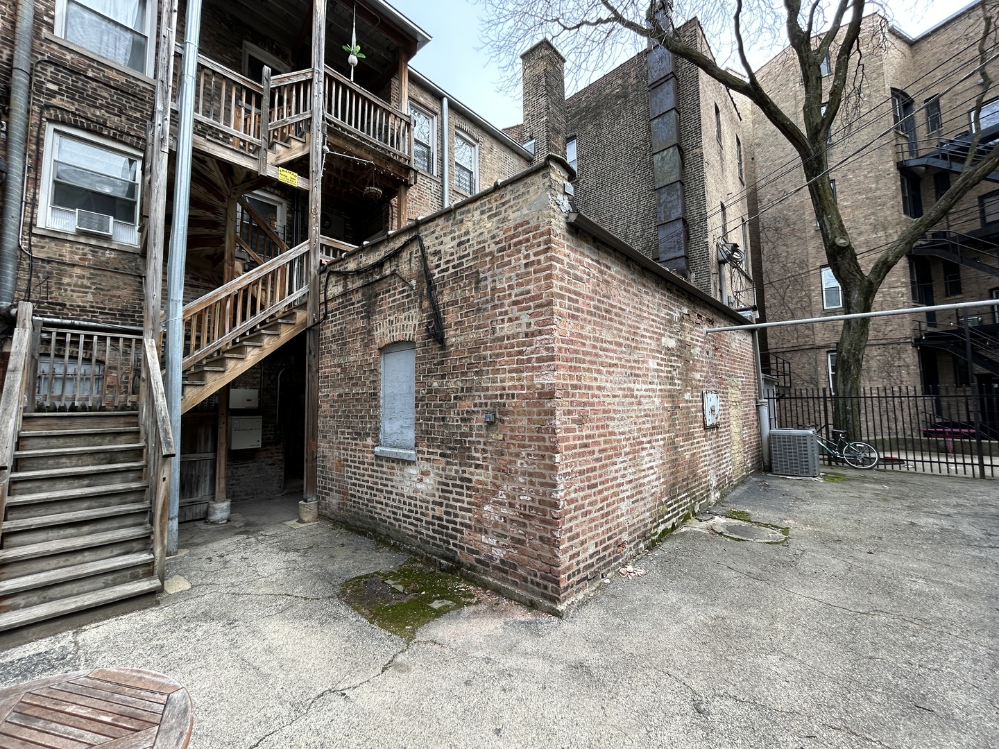2318 N Clark Street 1 Property Photo 22