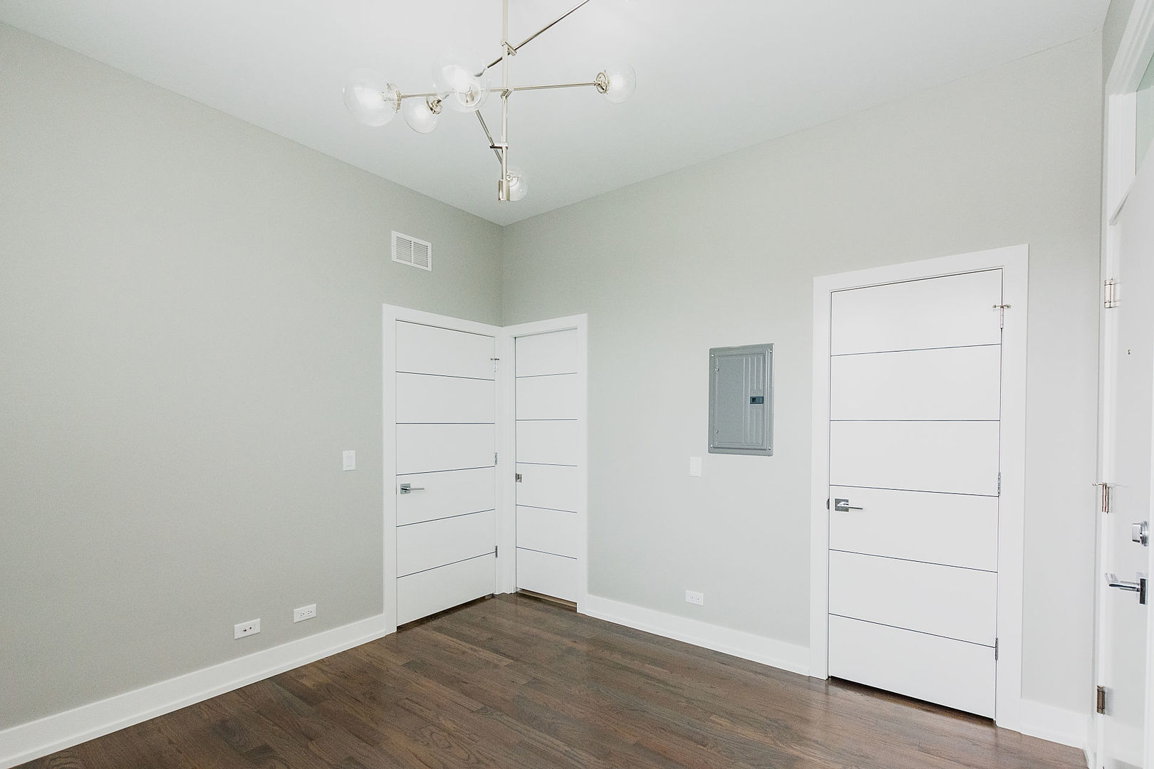 2450 W Chicago Avenue Property Photo 5