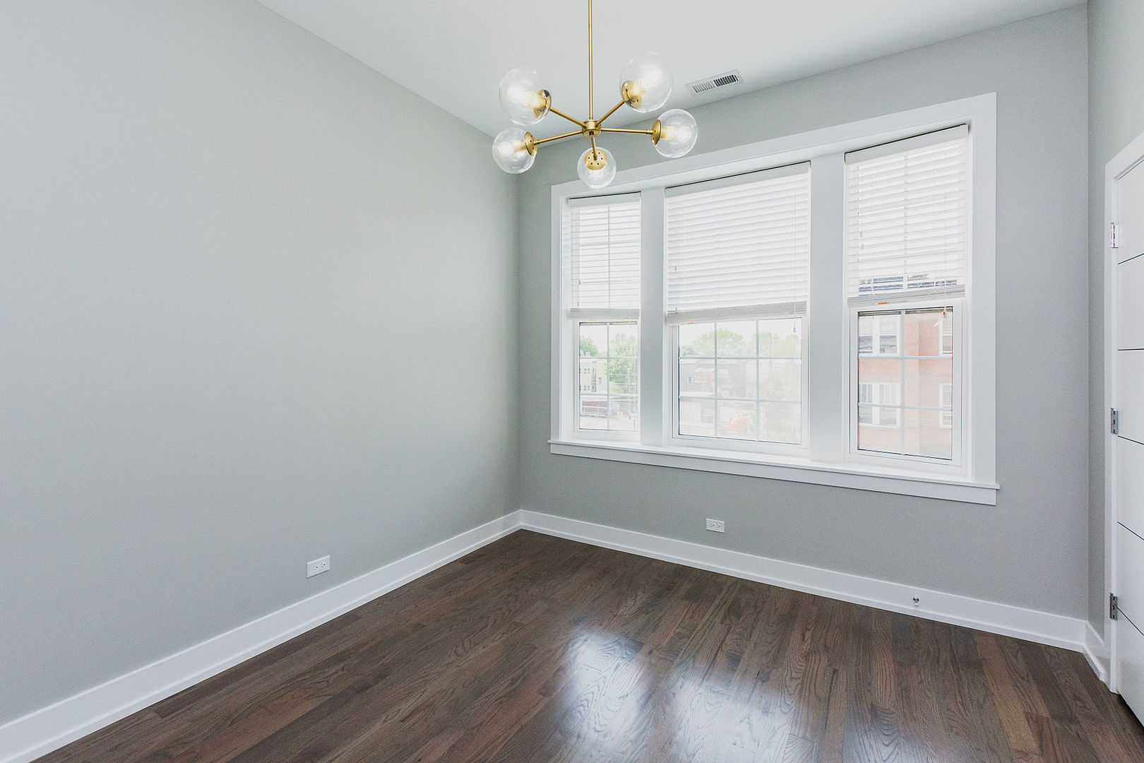 2450 W Chicago Avenue Property Photo 11