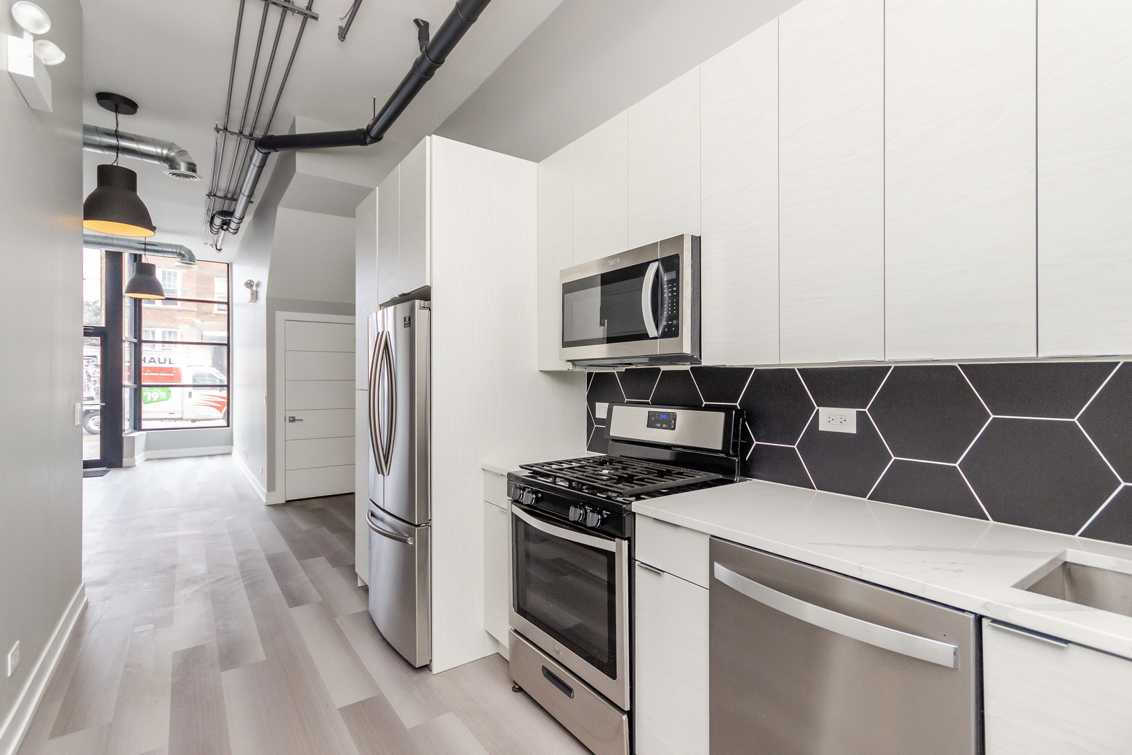 2450 W Chicago Avenue Property Photo 17