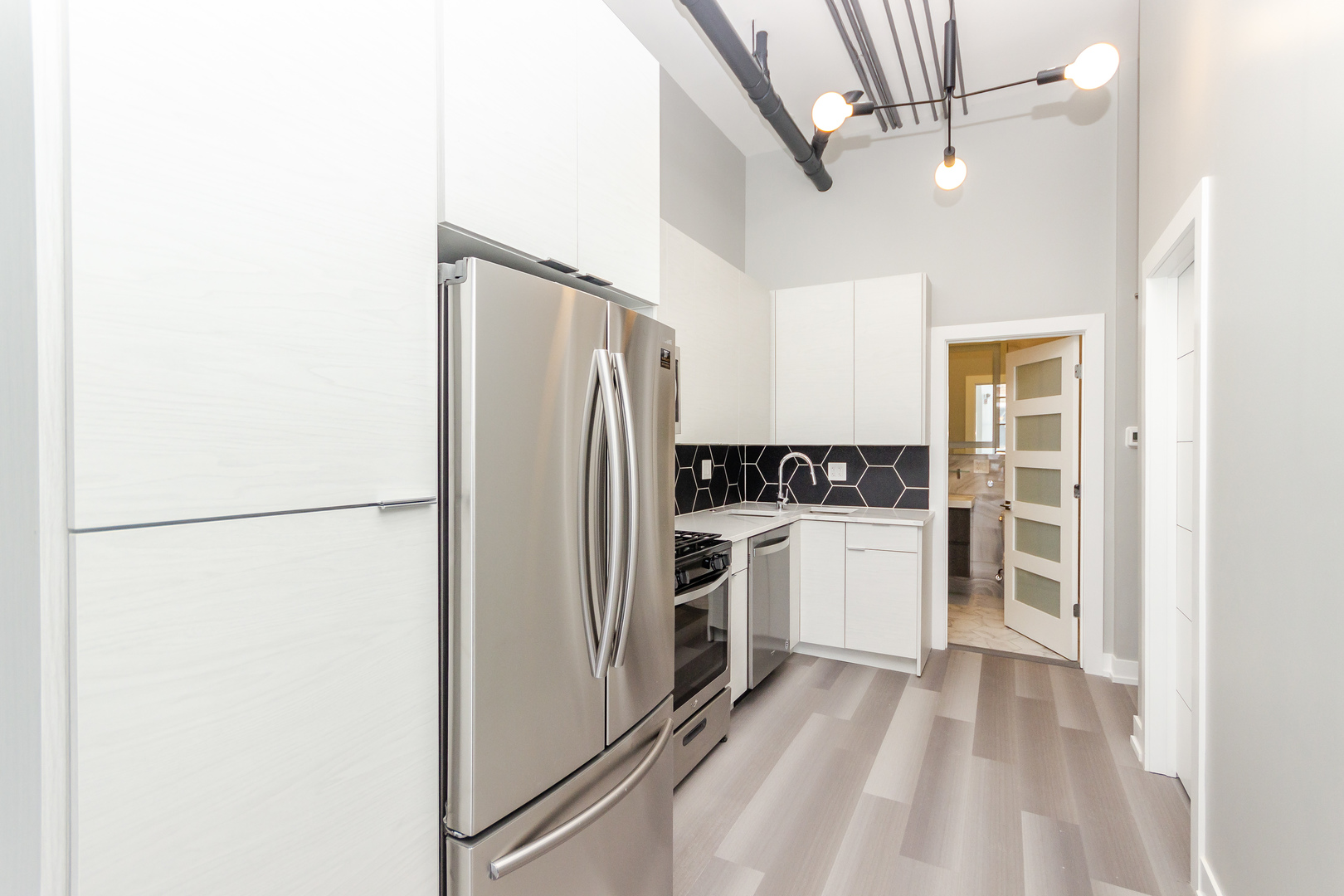 2450 W Chicago Avenue Property Photo 18