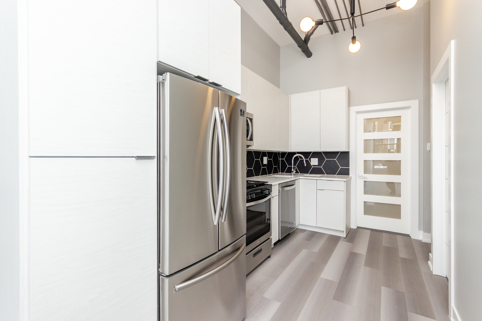 2450 W Chicago Avenue Property Photo 19