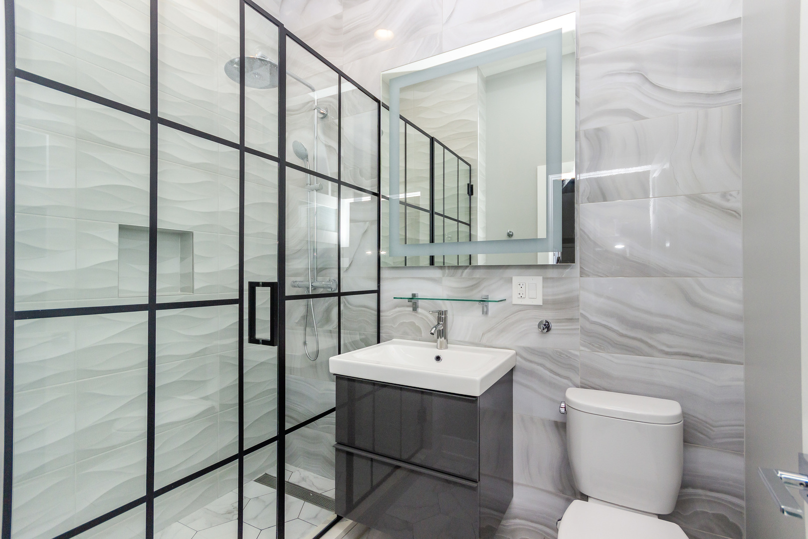 2450 W Chicago Avenue Property Photo 23