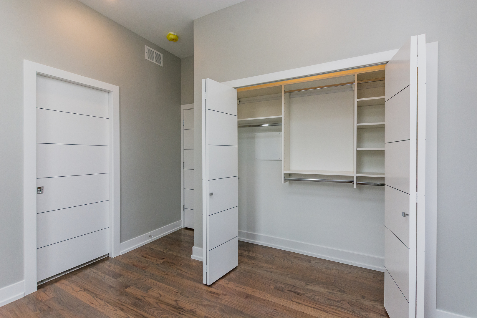 2450 W Chicago Avenue Property Photo 31