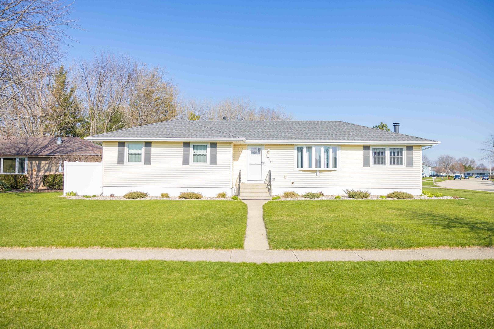1906 Delrose Street Property Photo