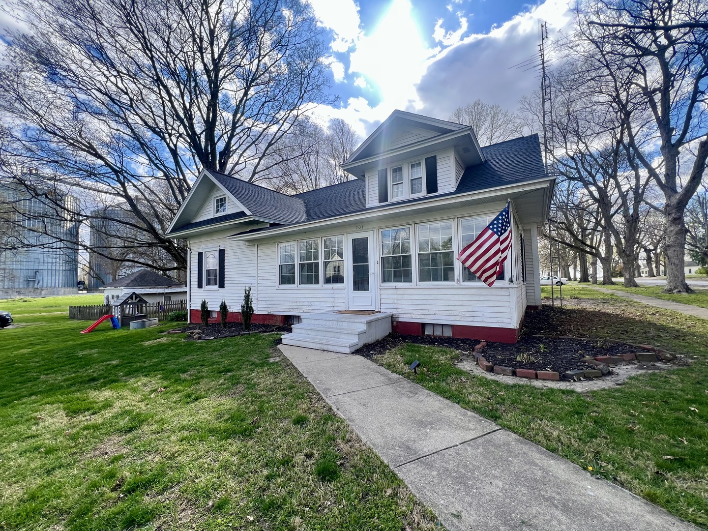 104 N Lincoln Street Property Photo