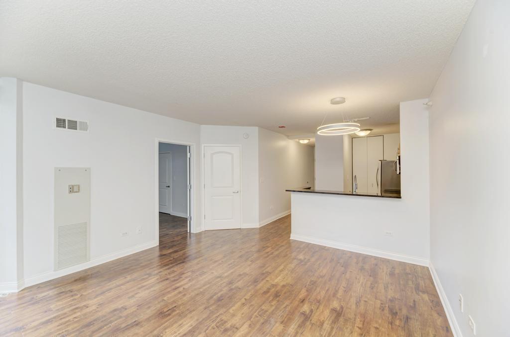 222 N Columbus Drive 606 Property Photo 10