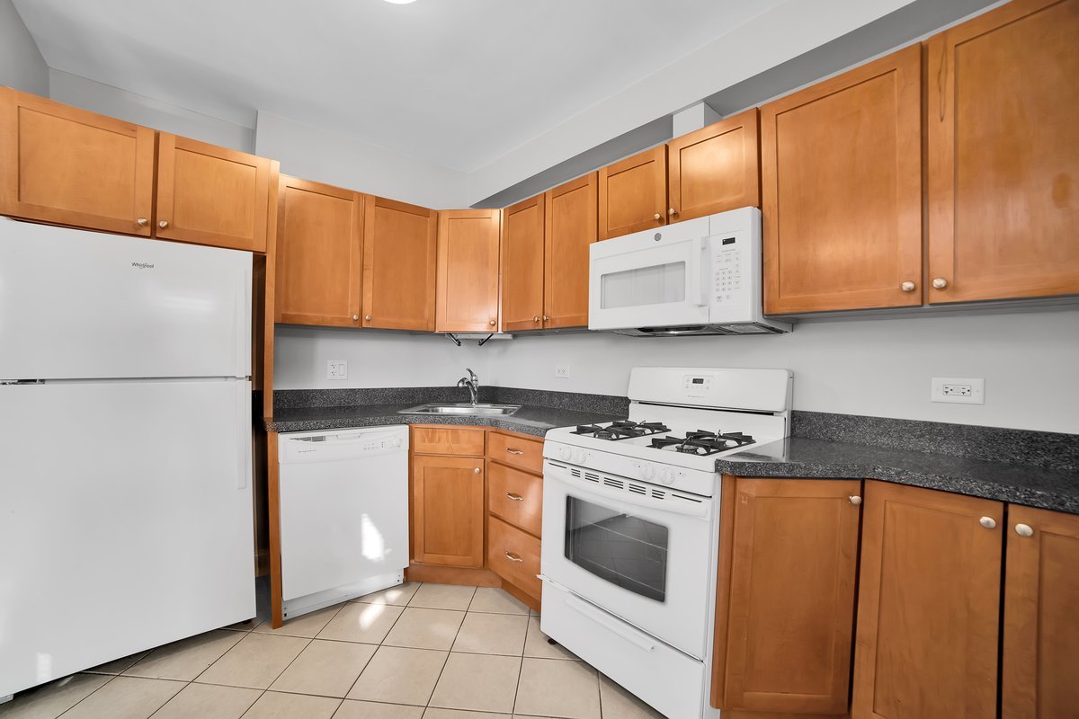 2721 N Lockwood Avenue 2c Property Photo 7