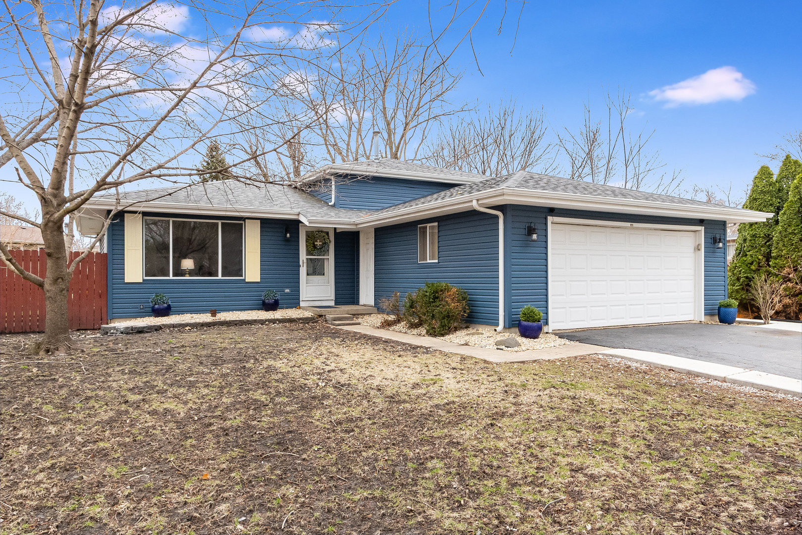 182 Charles Court Property Photo