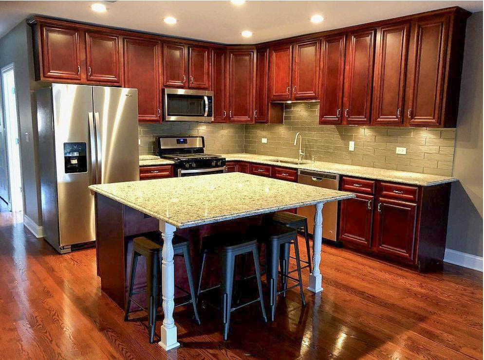 4921 W 95th Street Property Photo 3