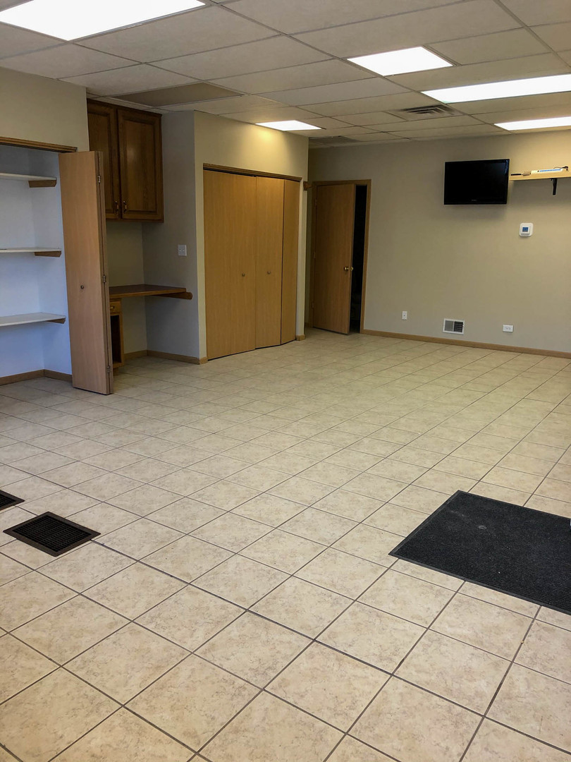 4921 W 95th Street Property Photo 5