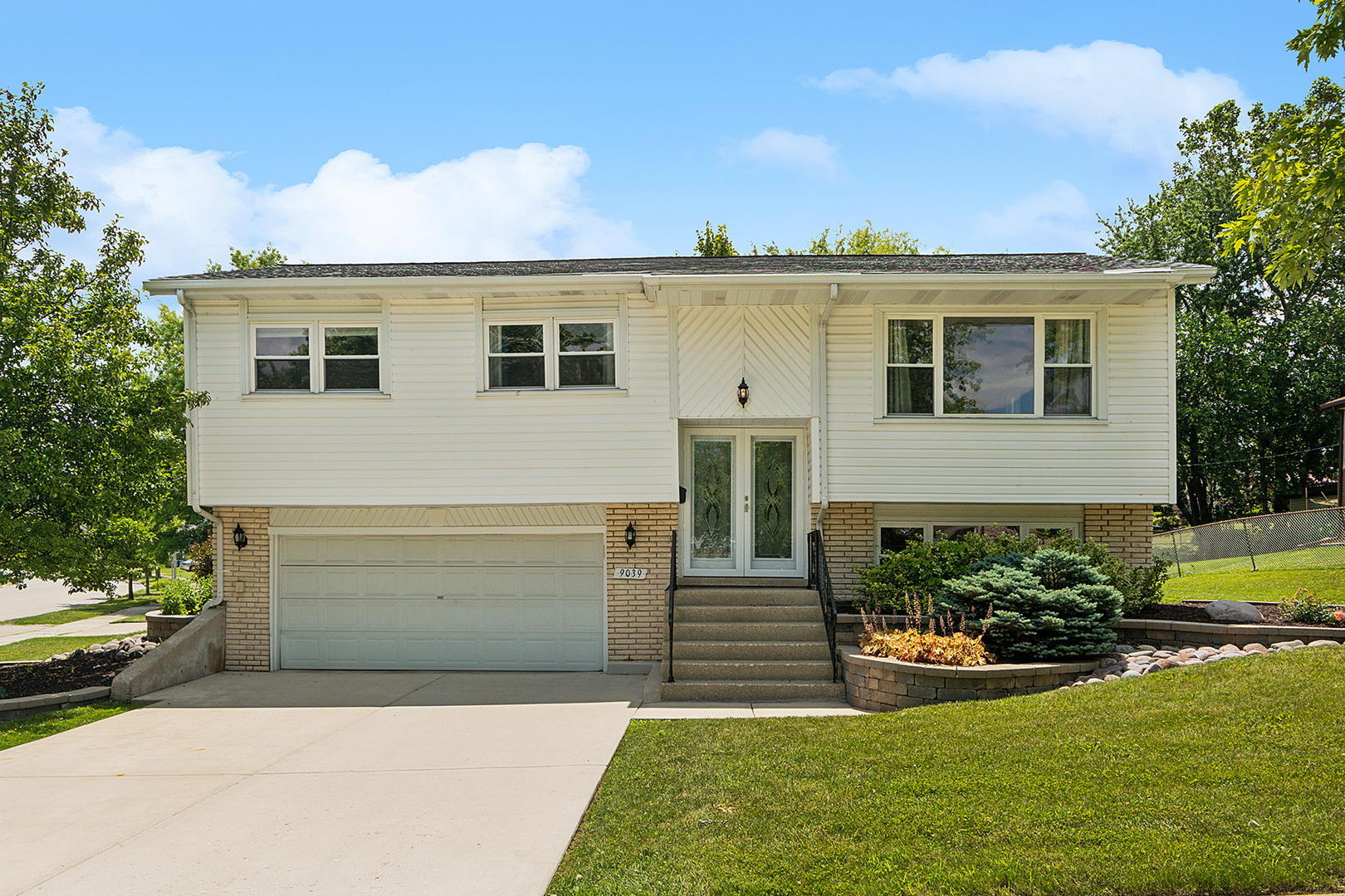 9039 Elm Circle Property Photo