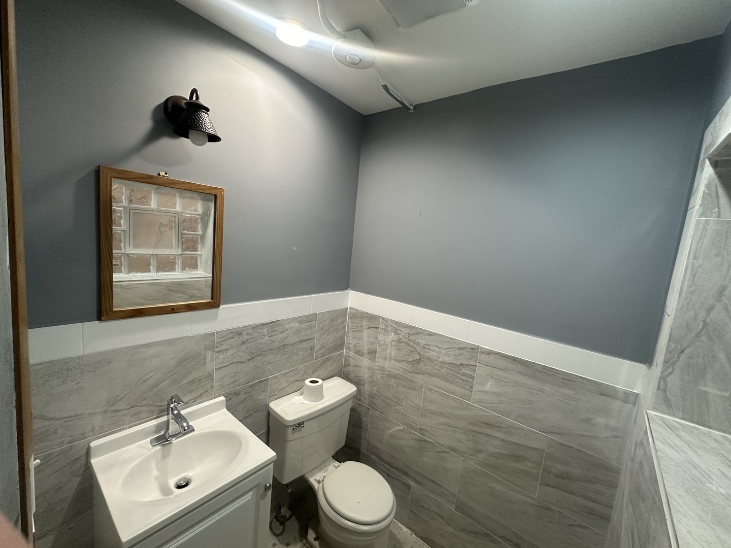 1409 S Harlem Avenue Property Photo 7