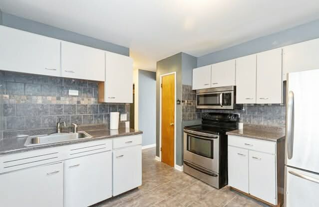 5024 W Van Buren Street D Property Photo 4