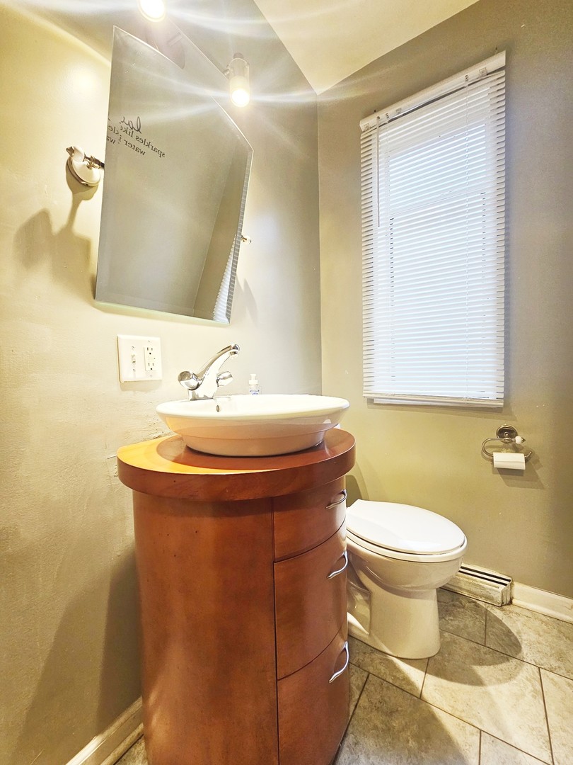 5024 W Van Buren Street D Property Photo 5
