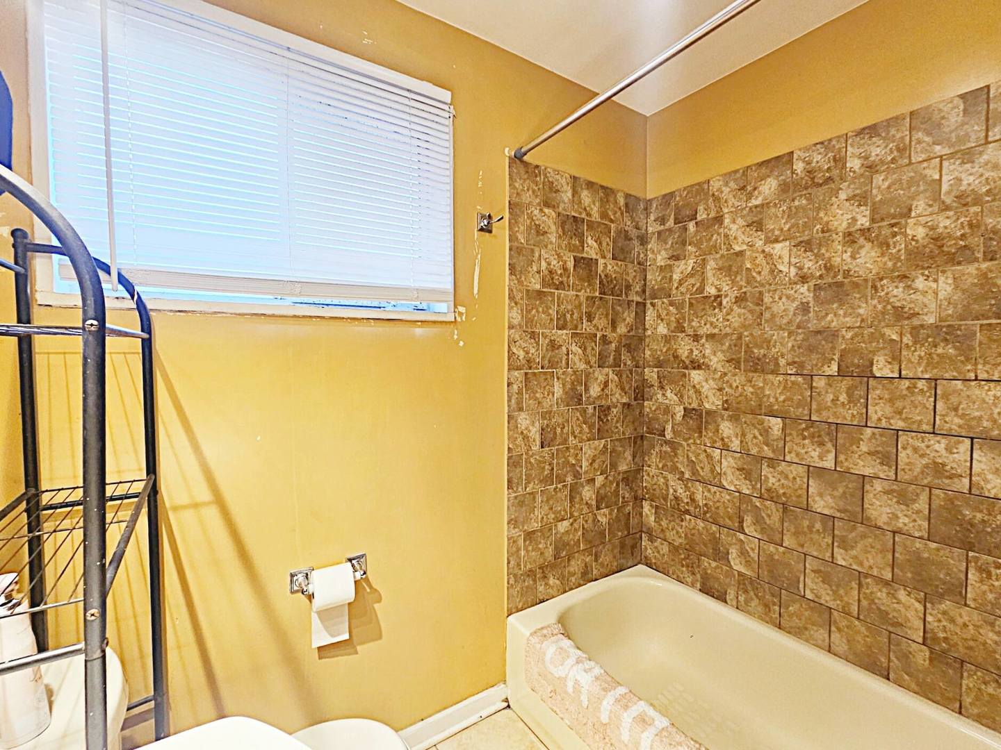 5024 W Van Buren Street D Property Photo 8