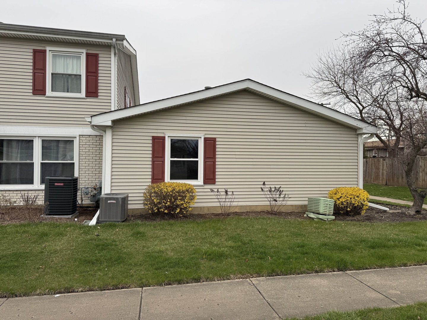 1303 Kingsbury Drive A Property Photo 2