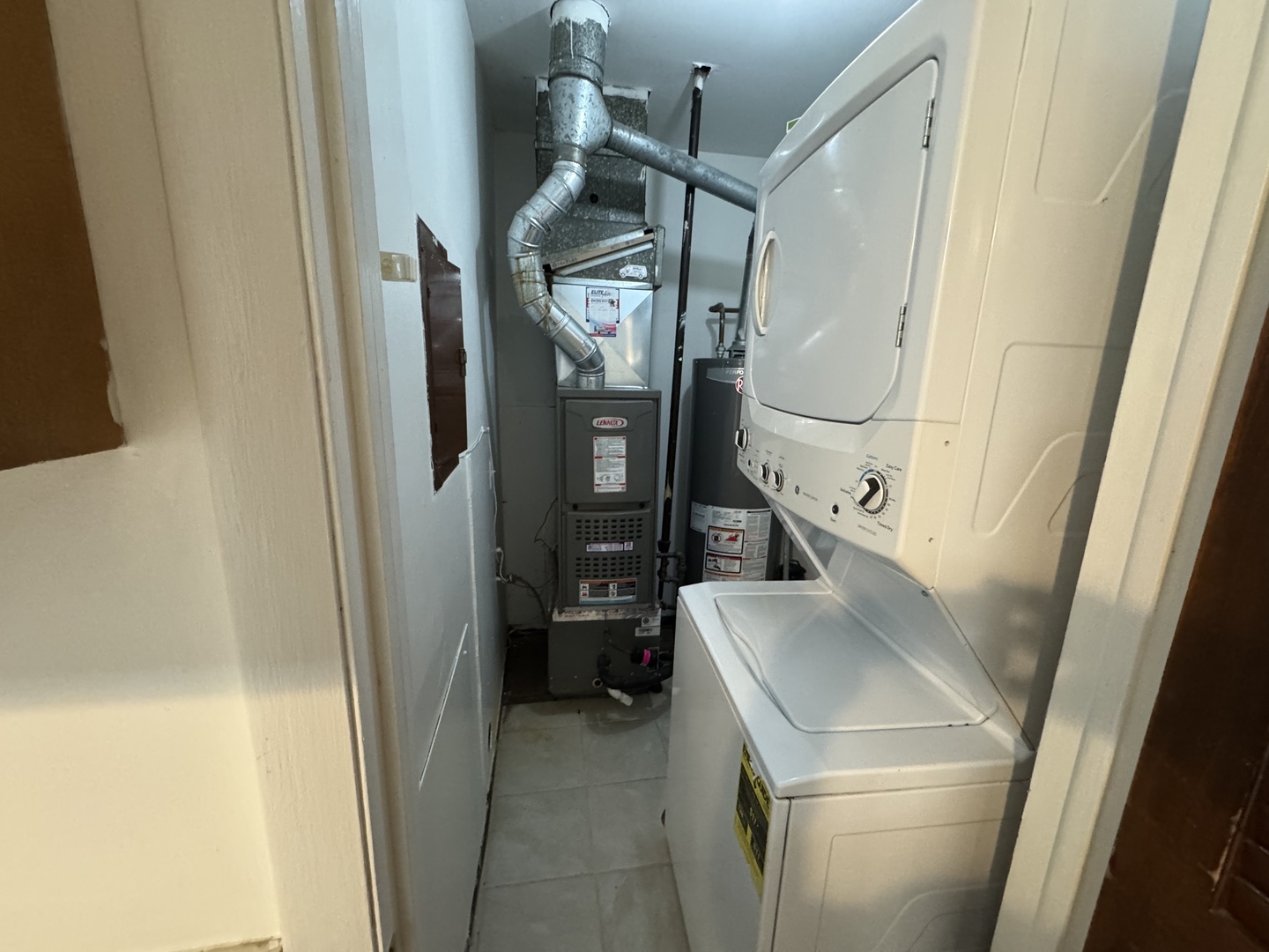 1303 Kingsbury Drive A Property Photo 4