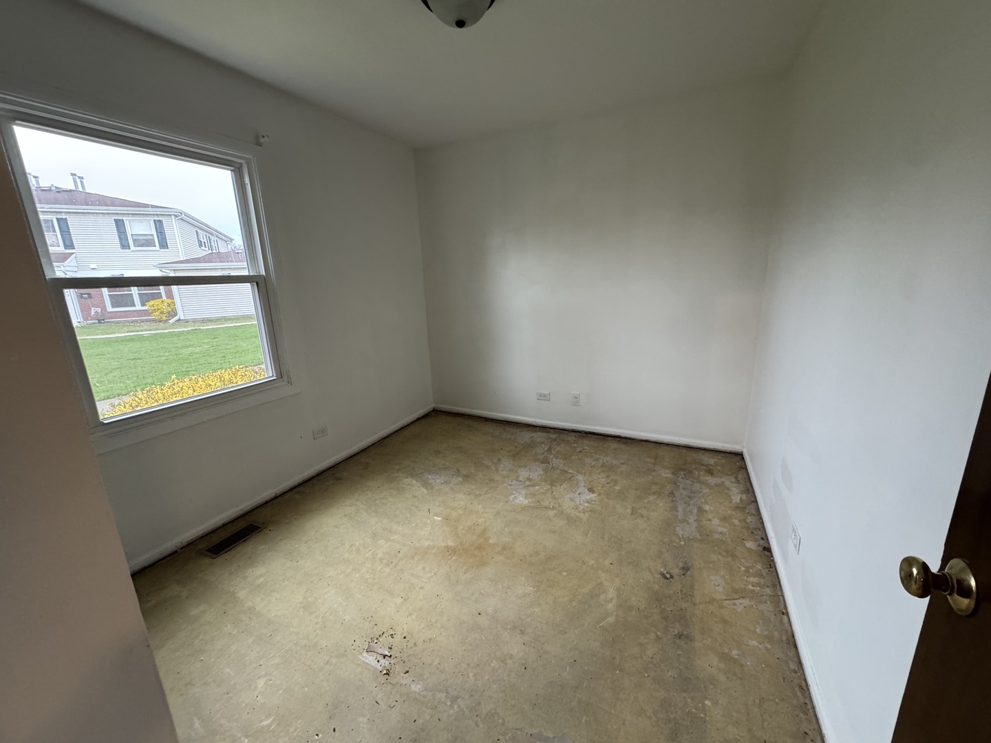 1303 Kingsbury Drive A Property Photo 5