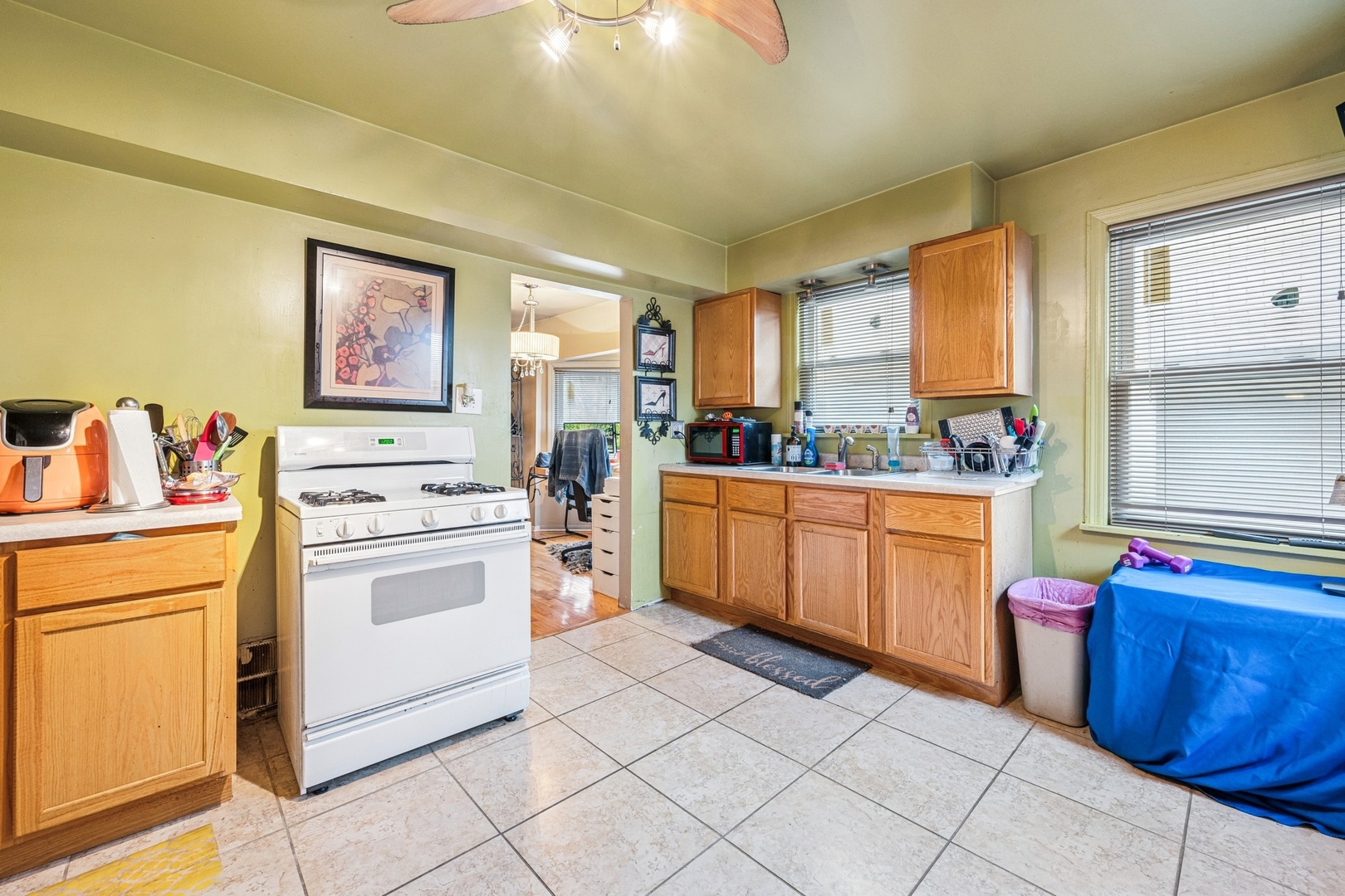 915 Burnham Avenue Property Photo 9