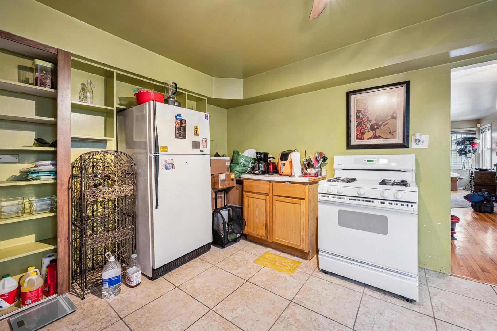 915 Burnham Avenue Property Photo 10
