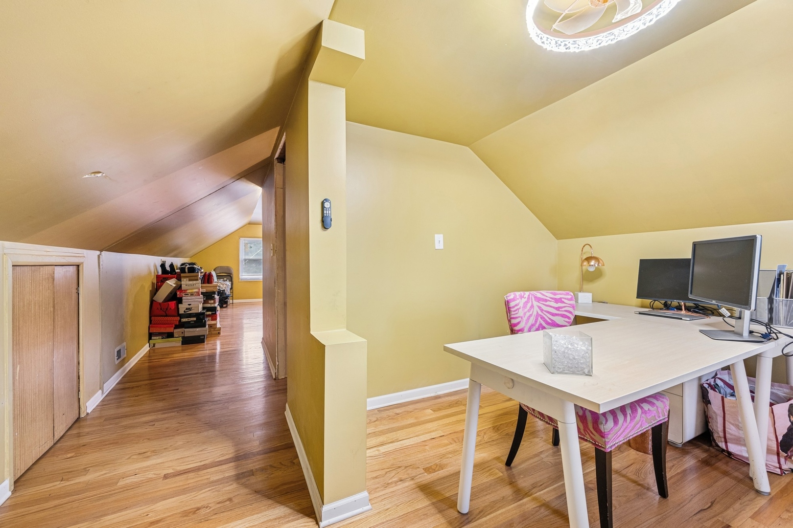 915 Burnham Avenue Property Photo 12