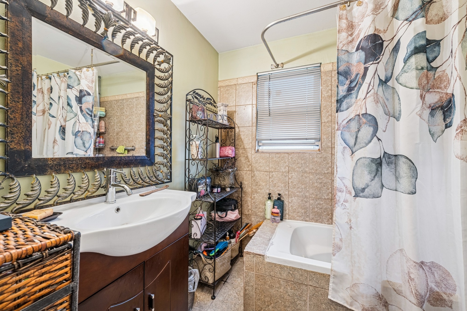 915 Burnham Avenue Property Photo 17