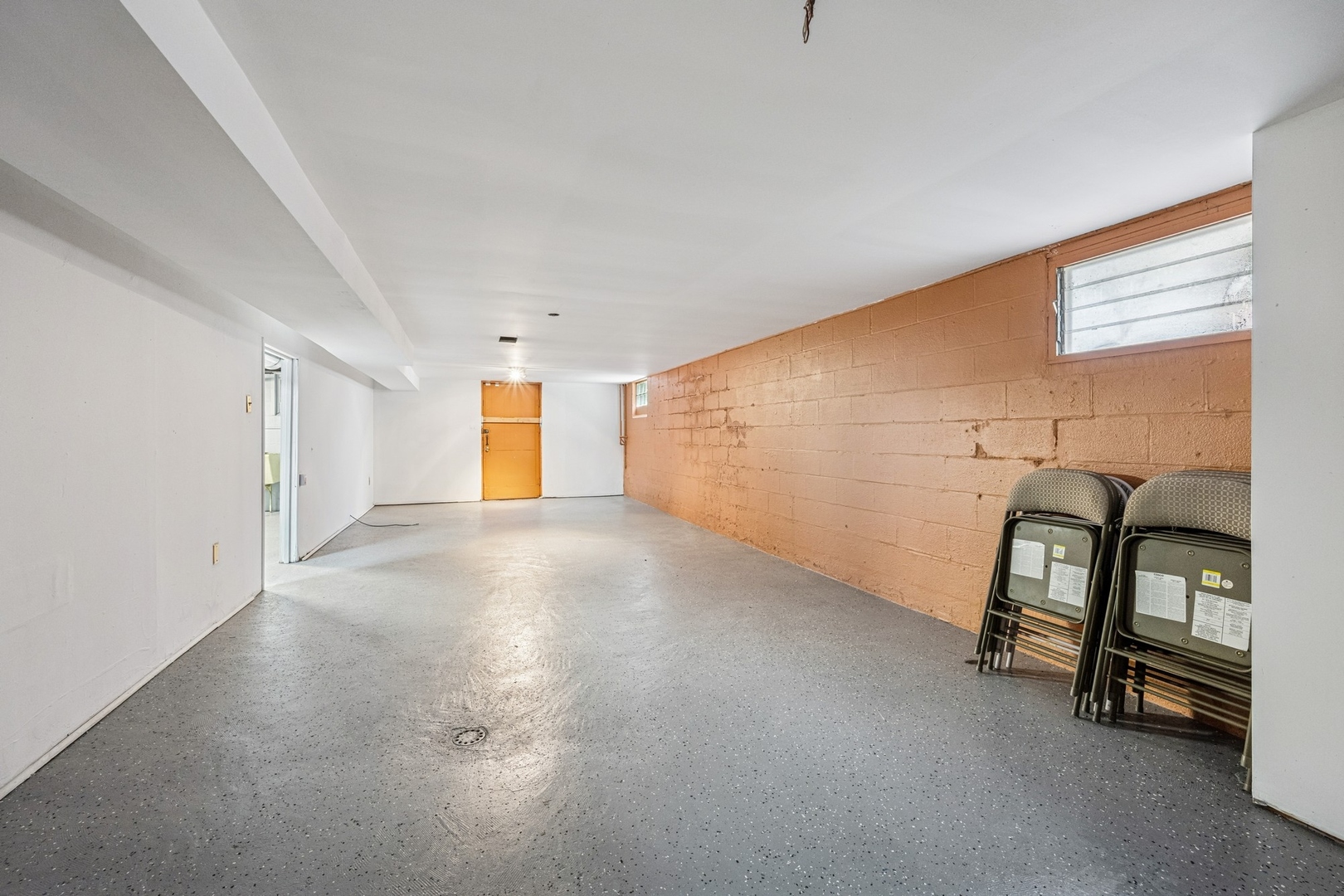 915 Burnham Avenue Property Photo 26