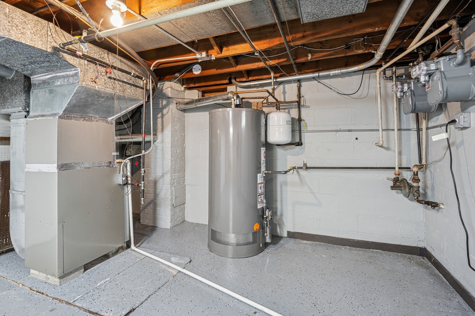 915 Burnham Avenue Property Photo 28