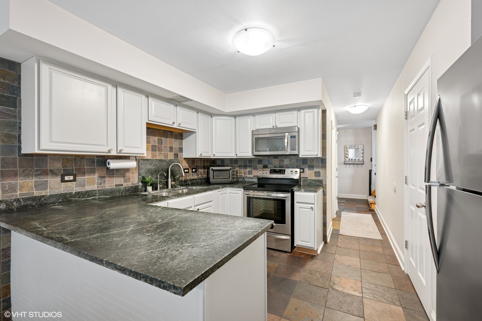 1525 N Arlington Heights Road D Property Photo 6
