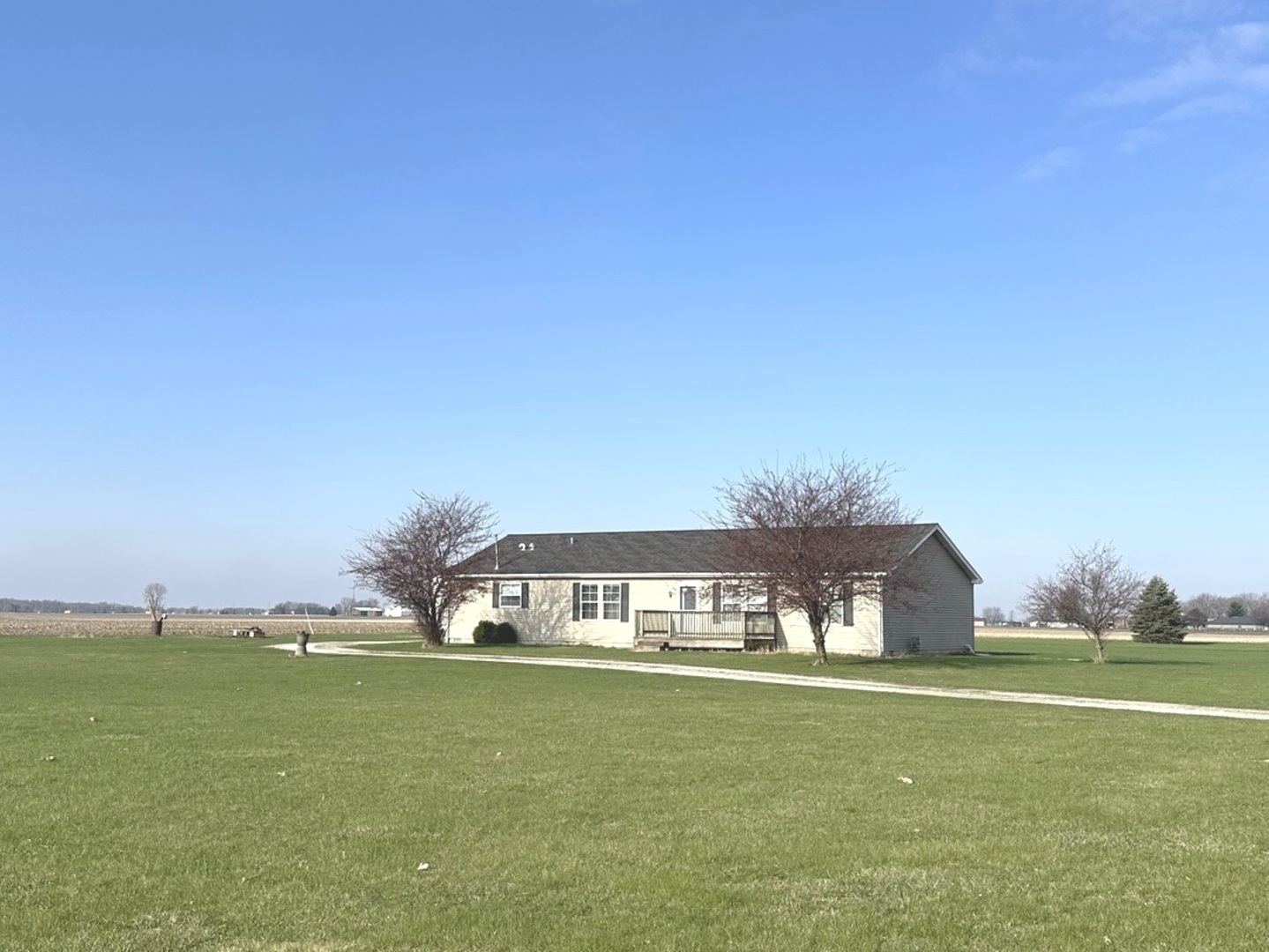5630 E 5000n Road Property Photo