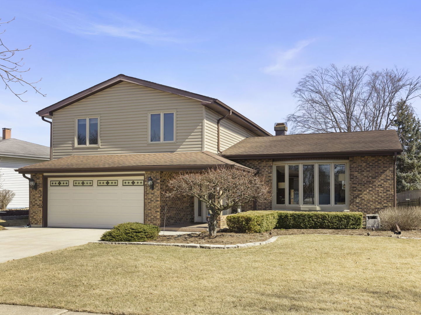1221 N Hickory Trail Property Photo