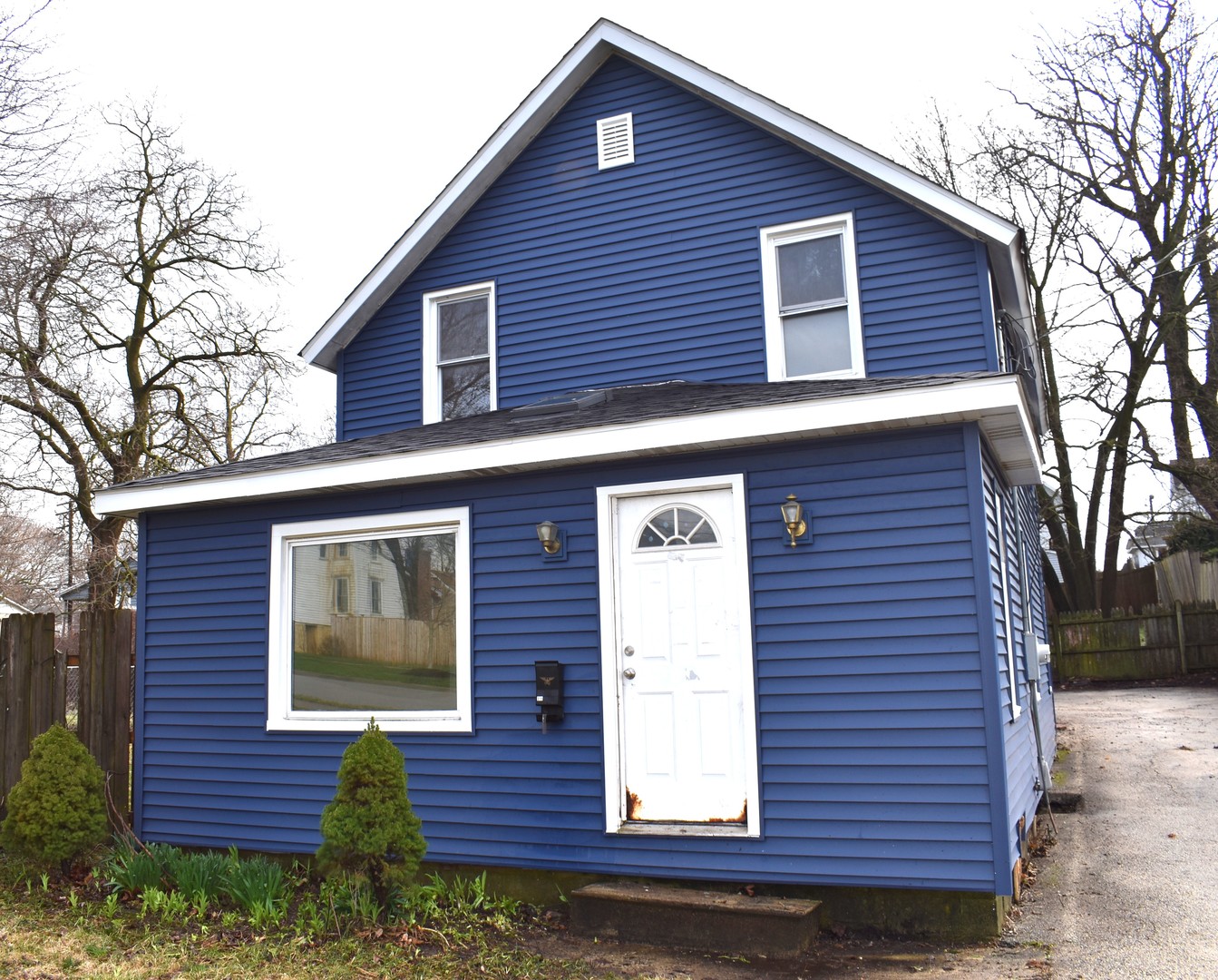 319 E 8th Street Property Photo