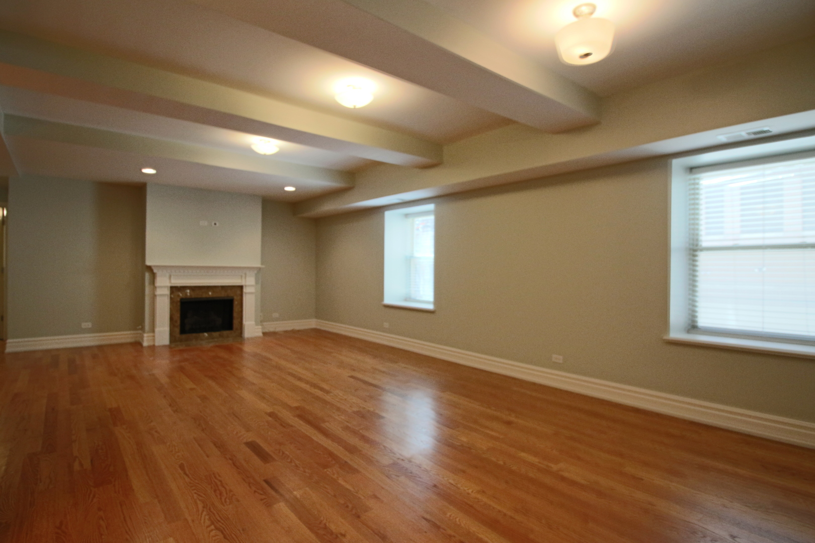 1470 W Carmen Avenue 103 Property Photo 6