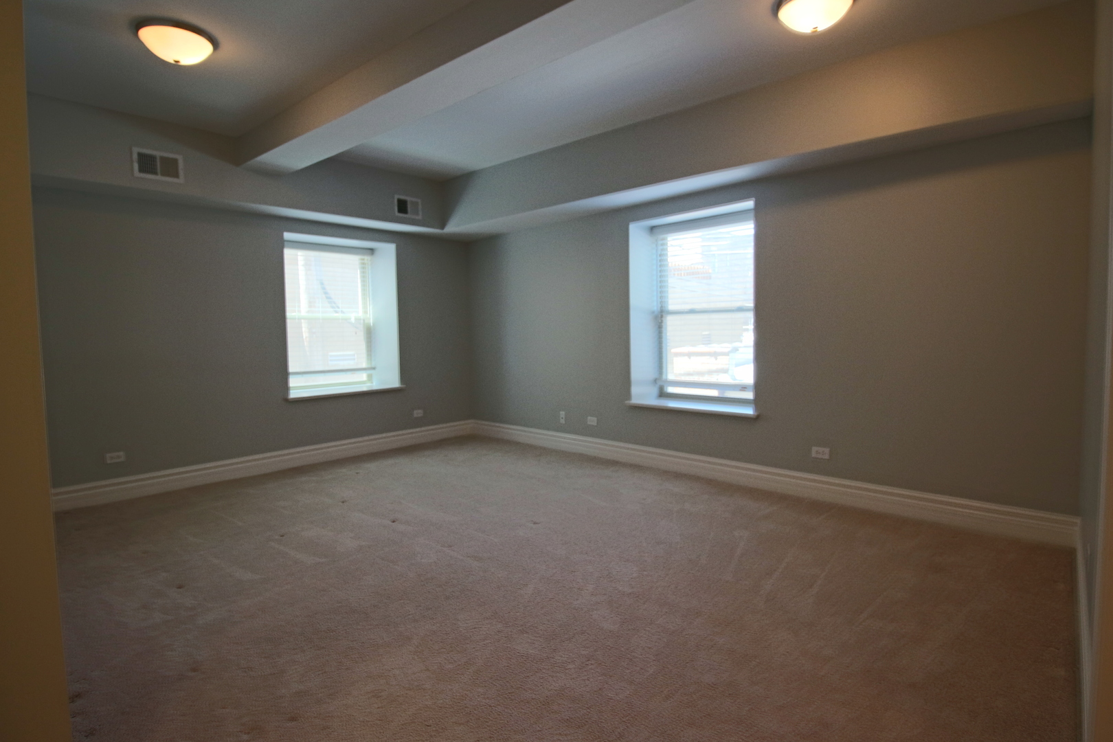 1470 W Carmen Avenue 103 Property Photo 11